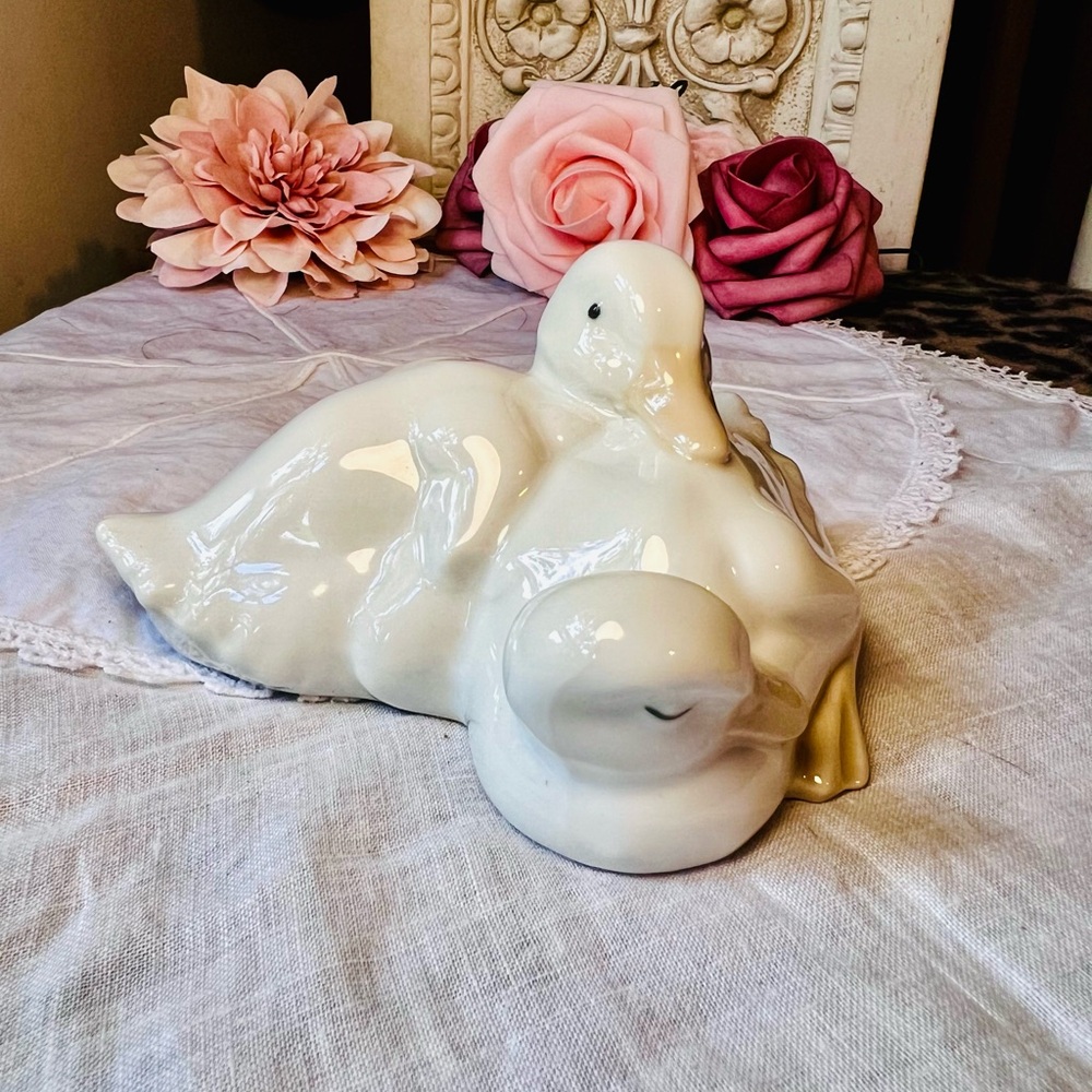 Nao Brand snuggling ducks Like new!